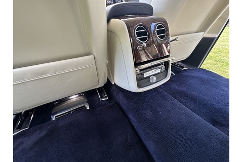 6.7 V12 Saloon 4dr Petrol Auto Euro 6 (570 ps)