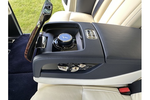 6.7 V12 Saloon 4dr Petrol Auto Euro 6 (570 ps)