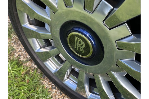 6.7 V12 Saloon 4dr Petrol Auto Euro 6 (570 ps)
