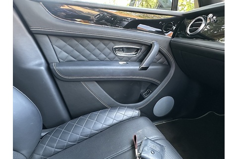 6.0 W12 SUV 5dr Petrol Auto 4WD Euro 6 (s/s) (608 ps)