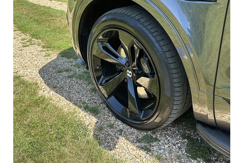 6.0 W12 SUV 5dr Petrol Auto 4WD Euro 6 (s/s) (608 ps)