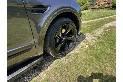 6.0 W12 SUV 5dr Petrol Auto 4WD Euro 6 (s/s) (608 ps)