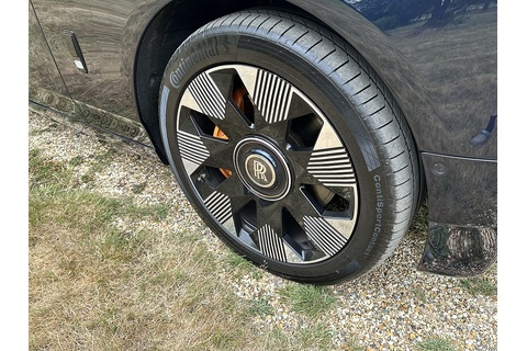 6.75 V12 Saloon 4dr Petrol Auto Euro 6 (571 ps)
