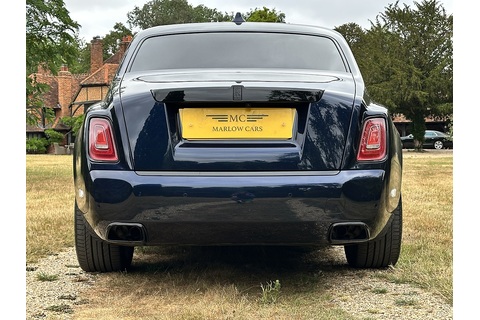 6.75 V12 Saloon 4dr Petrol Auto Euro 6 (571 ps)