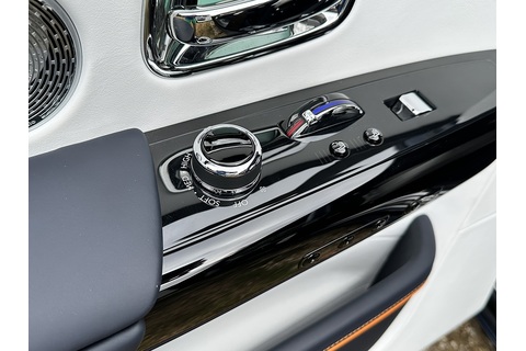 6.75 V12 Saloon 4dr Petrol Auto Euro 6 (571 ps)