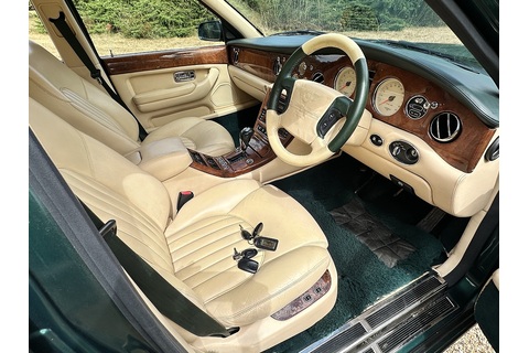 4.4 V8 Saloon 4dr Petrol Automatic (390 g/km, 350 bhp)