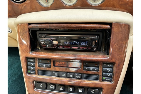 4.4 V8 Saloon 4dr Petrol Automatic (390 g/km, 350 bhp)
