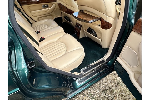 4.4 V8 Saloon 4dr Petrol Automatic (390 g/km, 350 bhp)