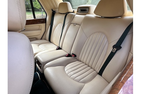 4.4 V8 Saloon 4dr Petrol Automatic (390 g/km, 350 bhp)
