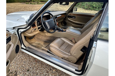 Convertible Saloon 5998 Automatic Petrol