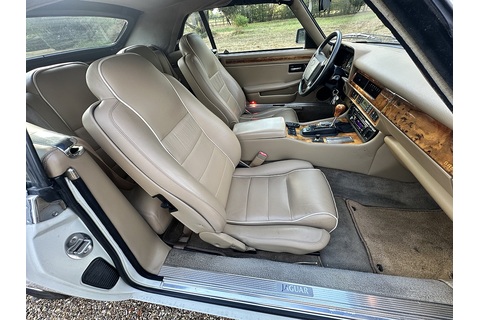 Convertible Saloon 5998 Automatic Petrol