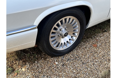 Convertible Saloon 5998 Automatic Petrol