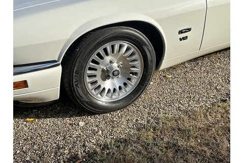 Convertible Saloon 5998 Automatic Petrol