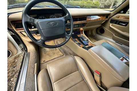 Convertible Saloon 5998 Automatic Petrol