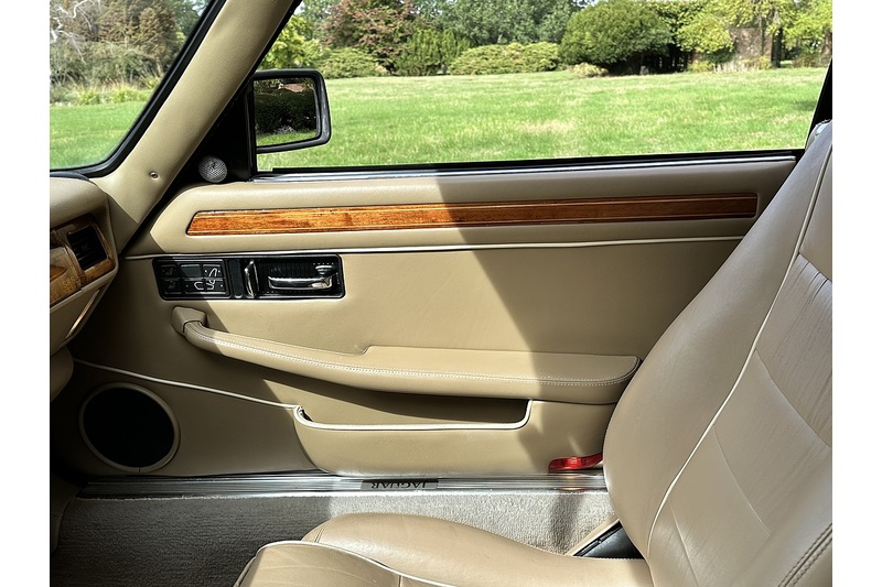 Jaguar XJS LHD Convertible - U392