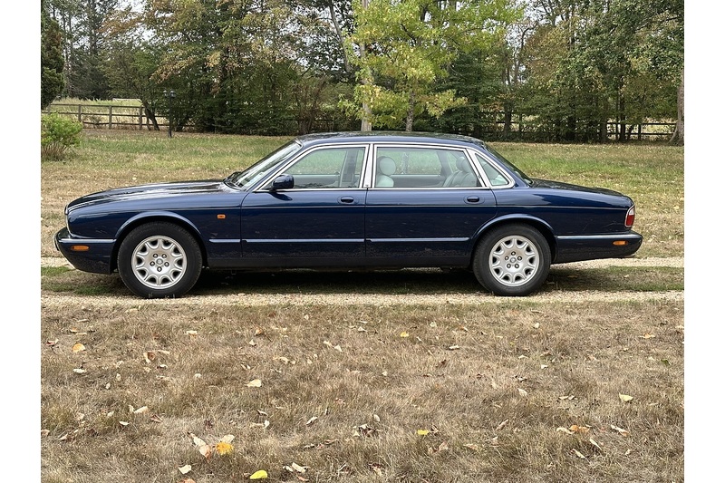 Jaguar V8 Xj SE  LWB Xj8 Se - U394