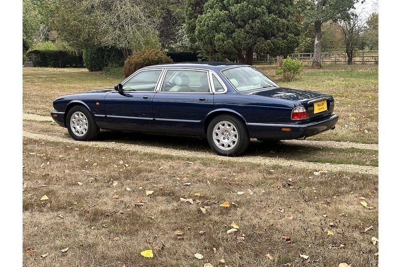 Jaguar V8 Xj SE  LWB Xj8 Se - U394
