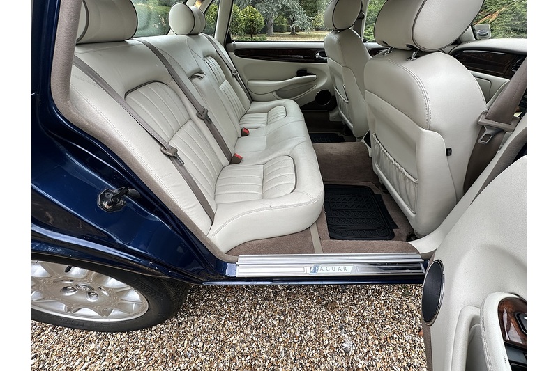 Jaguar V8 Xj SE  LWB Xj8 Se - U394