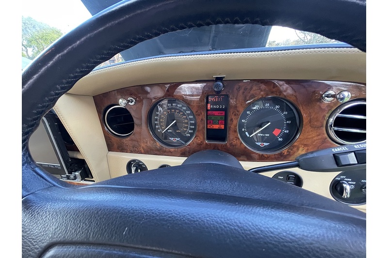 Bentley Azure  - U400