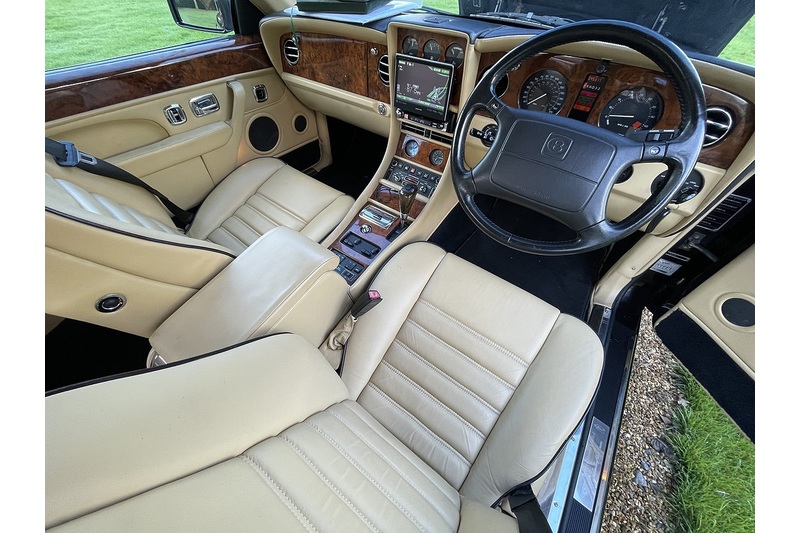 Bentley Azure  - U400