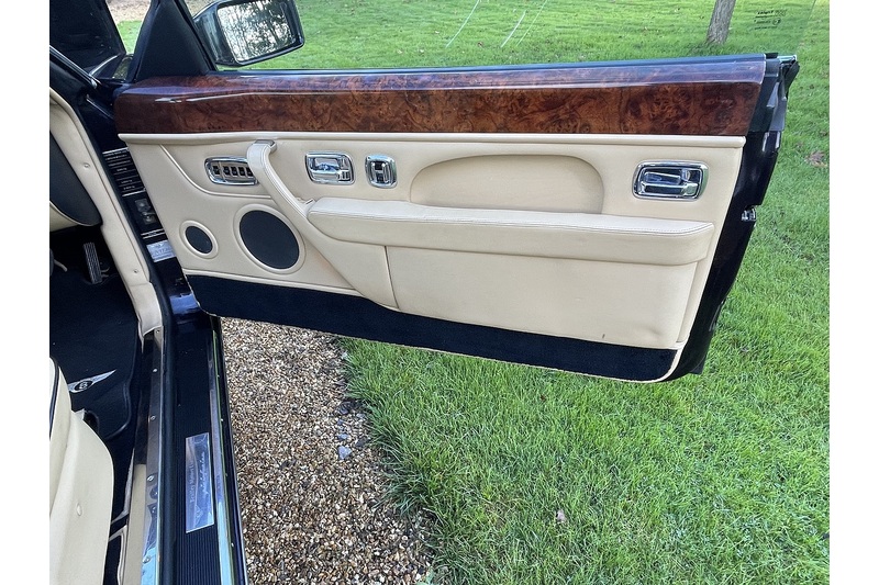 Bentley Azure  - U400