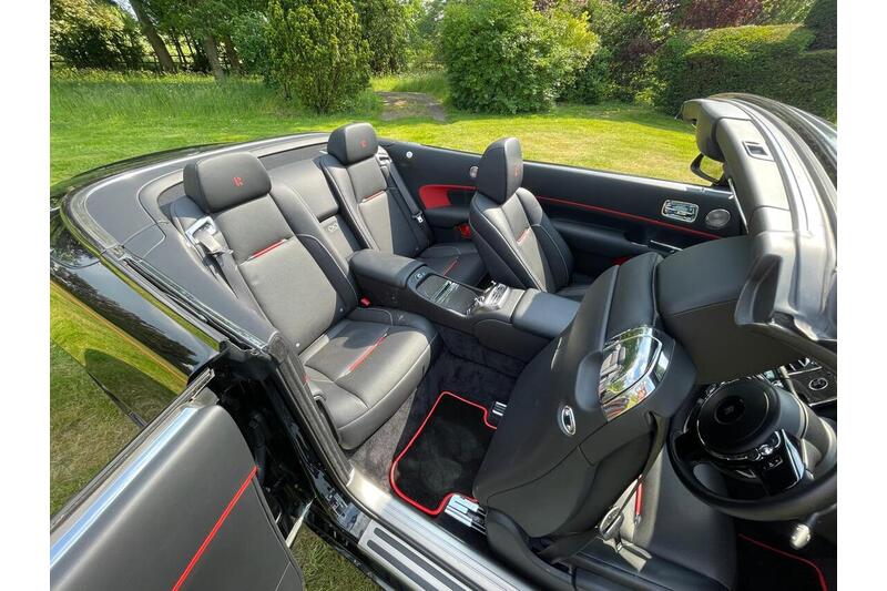 Rolls-Royce Black Badge Dawn V12 - U402