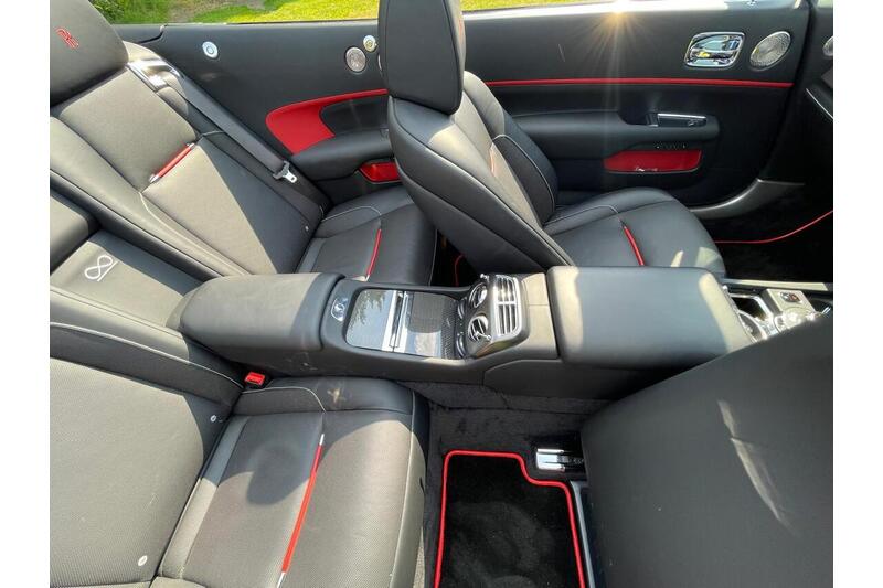 Rolls-Royce Black Badge Dawn V12 - U402