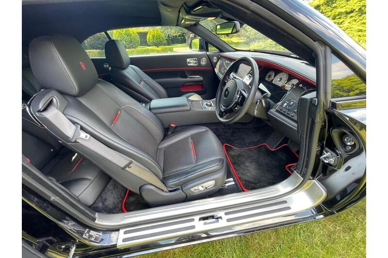 Rolls-Royce Black Badge Dawn V12 - U402