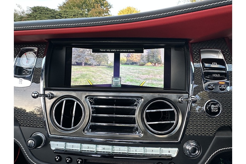 Rolls-Royce Black Badge Dawn V12 - U402