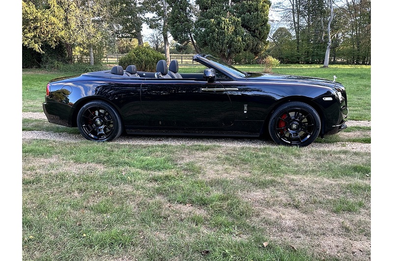 Rolls-Royce Black Badge Dawn V12 - U402