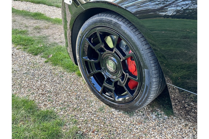Rolls-Royce Black Badge Dawn V12 - U402