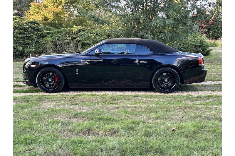 Rolls-Royce Black Badge Dawn V12 - U402