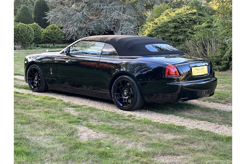 Rolls-Royce Black Badge Dawn V12 - U402