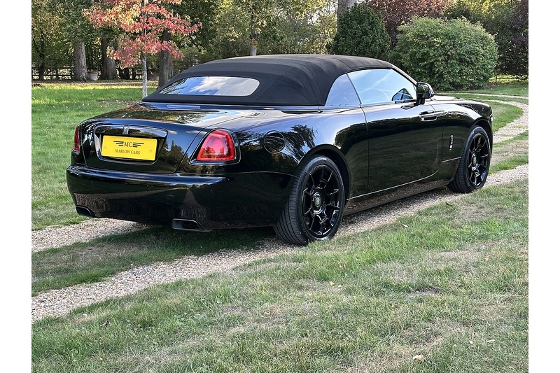 Rolls-Royce Black Badge Dawn V12 - U402