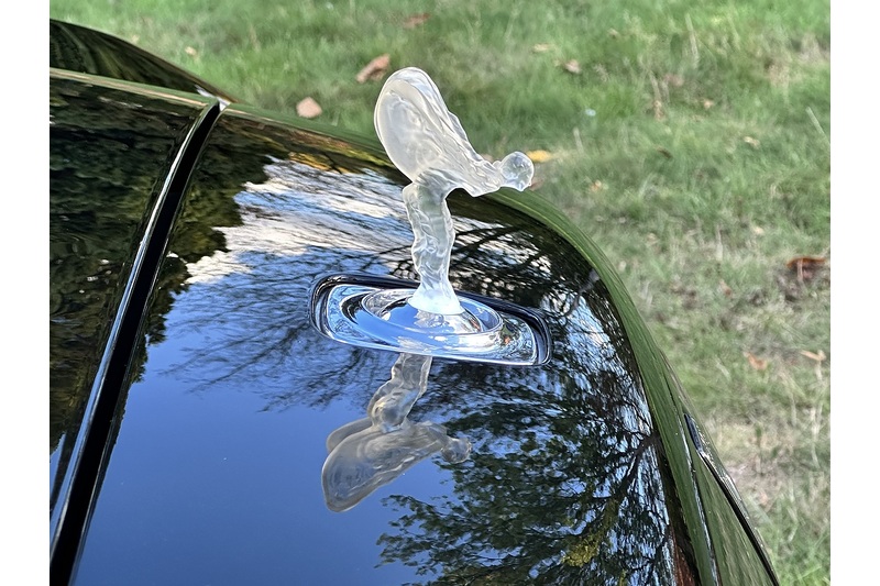 Rolls-Royce Black Badge Dawn V12 - U402