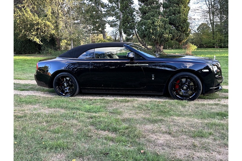 Rolls-Royce Black Badge Dawn V12 - U402