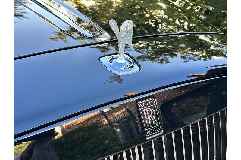 Rolls-Royce Black Badge Dawn V12 - U402