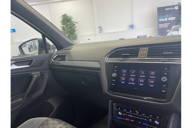 Volkswagen 1.5 TSI R-Line SUV 5dr Petrol DSG Euro 6 (s/s) (150 ps)