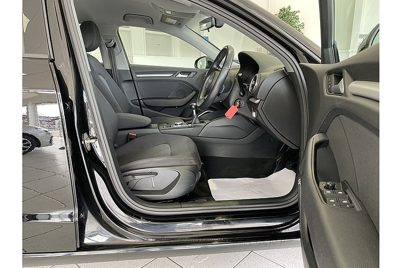 Audi 1.6 TDI SE Technik Sportback 5dr Diesel Manual Euro 6 (s/s) (110 ps)