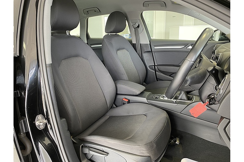 Audi 1.6 TDI SE Technik Sportback 5dr Diesel Manual Euro 6 (s/s) (110 ps)