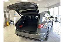 22/22 Volkswagen Touareg 3.0 TSI V6 335PS Black Edition