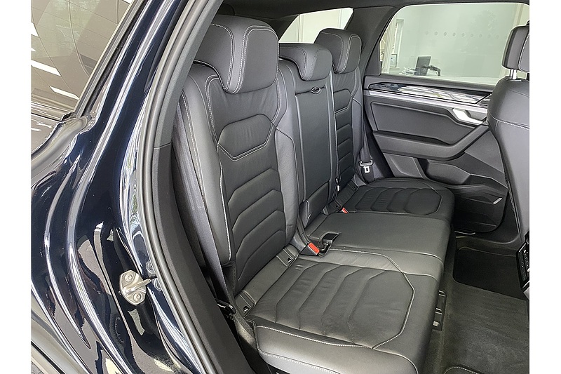 Volkswagen 3.0 TDI V6 Black Edition SUV 5dr Diesel Tiptronic 4Motion Euro 6 (s/s) (286 ps)