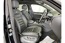 21/21 Volkswagen Touareg  Black Edition 3.0 TDI V6 282PS 4Motion