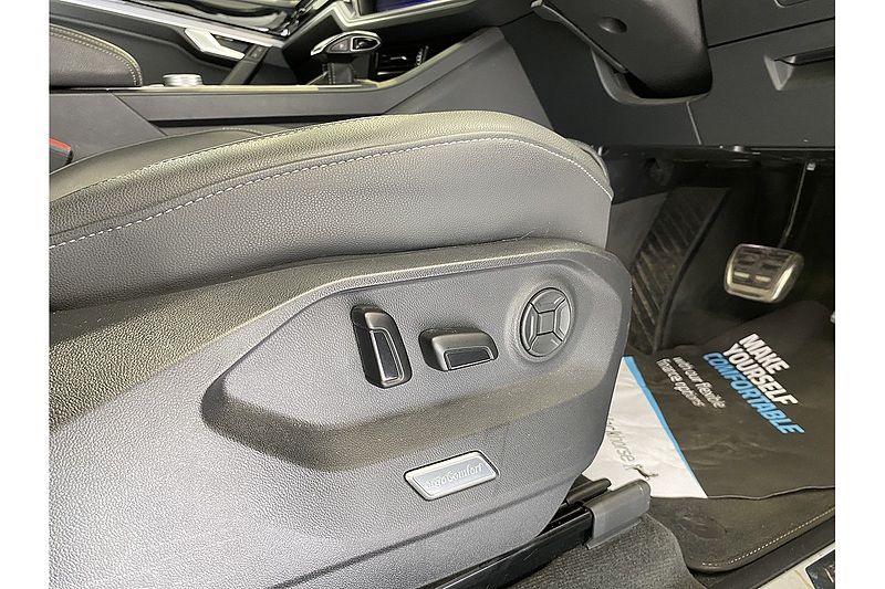 Volkswagen 3.0 TDI V6 Black Edition SUV 5dr Diesel Tiptronic 4Motion Euro 6 (s/s) (286 ps)