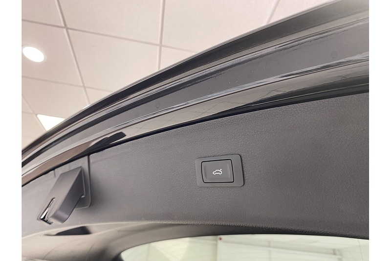 Audi 2.0 TDI 40 S line SUV 5dr Diesel S Tronic quattro Euro 6 (s/s) (204 ps)