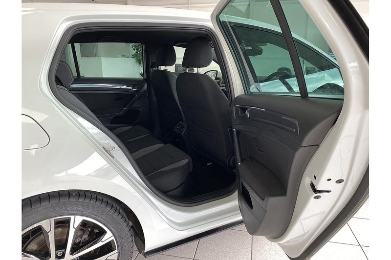 Volkswagen R-Line Tsi Evo Dsg 1.5 5dr Hatchback Semi Auto Petrol