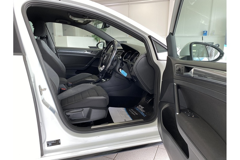 Volkswagen R-Line Tsi Evo Dsg 1.5 5dr Hatchback Semi Auto Petrol