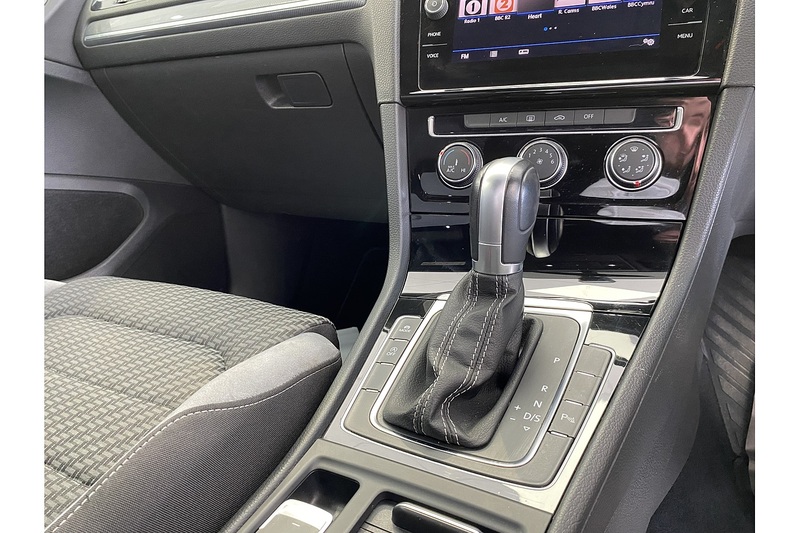 Volkswagen R-Line Tsi Evo Dsg 1.5 5dr Hatchback Semi Auto Petrol