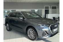 19/19 Audi Q3 2.0 TFSI 40 S line Petrol S Tronic Quattro 190 ps