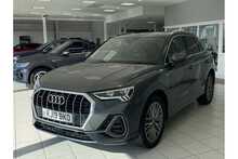 19/19 Audi Q3 2.0 TFSI 40 S line Petrol S Tronic Quattro 190 ps